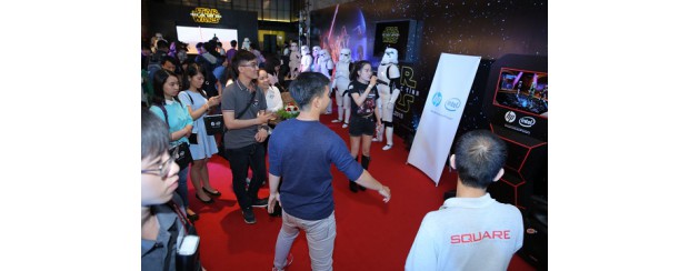 Đánh thức Thần lực mới trong Thiên hà với máy tính xách tay Star Wars™ Special Edition